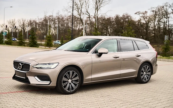Volvo V60 cena 94900 przebieg: 165000, rok produkcji 2019 z Bydgoszcz małe 497